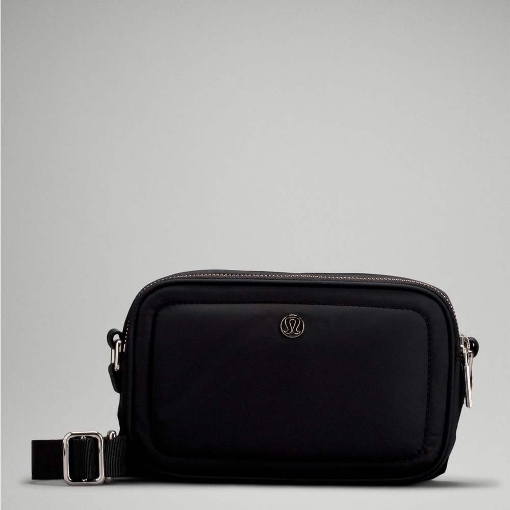 Lululemon Crossbody Camera 2L